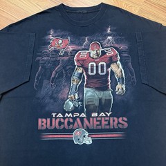 Vintage Tampa Bay Buccaneers T-shirt Size 3XL Football Art Sports NFL Streetwear
