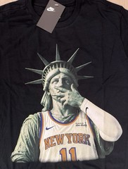 Nike Men’s XL NYC Only Exclusive Statue of Liberty Knicks Brunson T-Shirt
