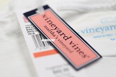 NWT Vineyard Vines Men’s Short Sleeve Pocket Crew Tee “BONEFISH IN CORAL WHALE”