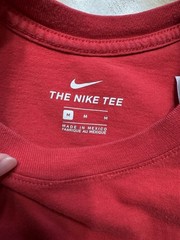 Nike Red Embroidered Mini Swoosh Logo T-Shirt Men’s Medium Cotton Short Sleeve