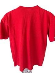 Peanuts T-Shirt Adult Medium Red Christmas Scene Winter Holiday Snoopy