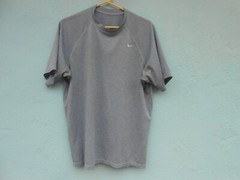 NIKE DRIFIT TEE-SHIRT SIZE LARGE PALE BLUE GRAY LIGHT FABRIC MACHINE WASH