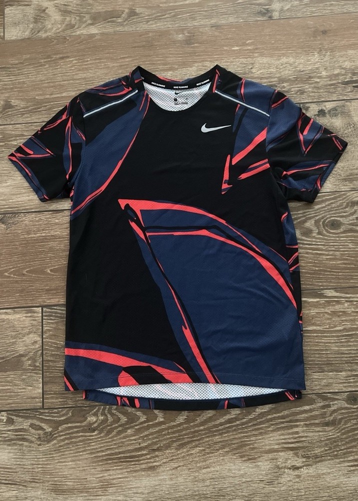 NIKE Dri Fit Miler Running Shirt Rare Black Floral Fiesta CD0124-469 Men’s Small