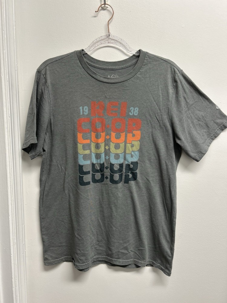 REI Co-Op 1938 Rainbow Graphic Tee Sage Green Men’s Medium