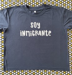LAT Navy Blue Size L “Soy Inmigrante” Cropped Crewneck Short Sleeve T-Shirt