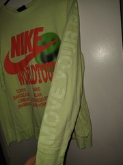 Nike Black World Tour Glow in the Dark Long Sleeve T-Shirt Large
