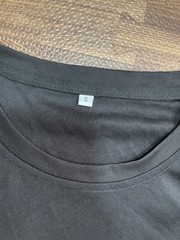Lot of 3 – Assorted Men’s T-Shirt Size S: 2 pcs – Black, 1 pcs – Gray