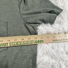 CUTS Shirt Men Size Medium Green Elongated Short Sleeve Round Neck Pocket Casual