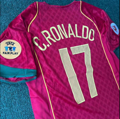 Portugal 2004/2005 Euro Final Home Retro Jersey – C.Ronaldo #17