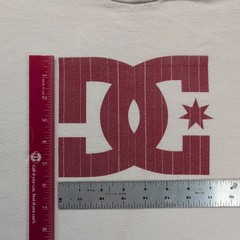 DC Shoes T Shirt Mens Medium Cream Off White Red Big Logo Graphic Skate Skater
