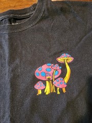 ALAB Black Magic Mushroom T-Shirt Med Neon Psychedelic Blacklight Wizard Graphic