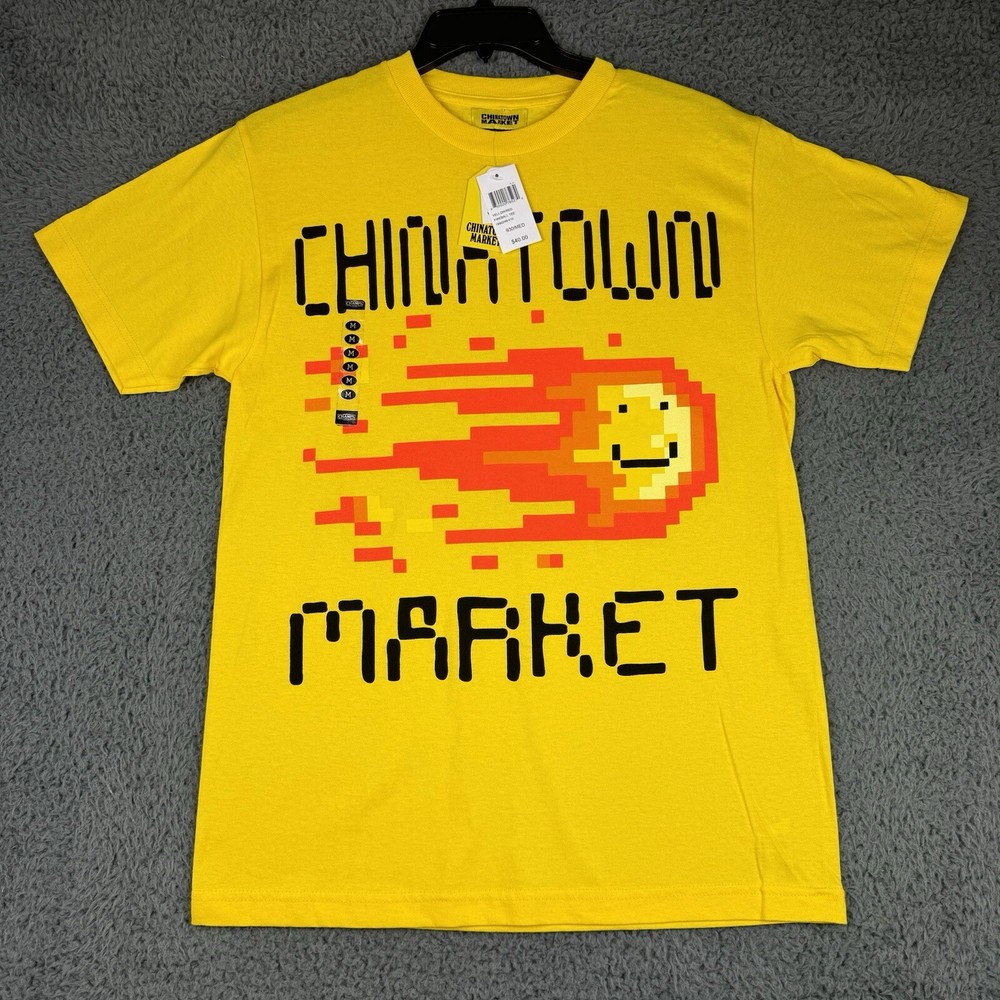 Chinatown Market T-Shirt Smiley Original Size Medium Yellow Fireball Crew Neck