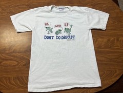 MENS USED VINTAGE 90S SINGLE STITCH DONT DO DRUGS PARODY SHIRT SIZE MEDIUM