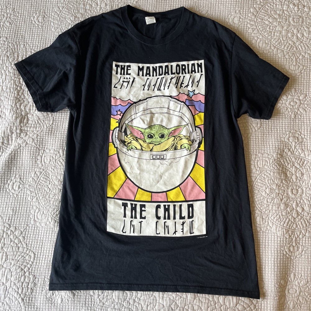 STAR WARS The Mandalorian BABY YODA The Child T-Shirt Medium