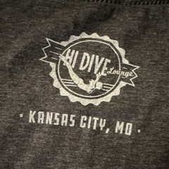 Normal Human Hi-Dive Lounge Mystery Beer Kansas City Men’s Graphic Tee Fitted L