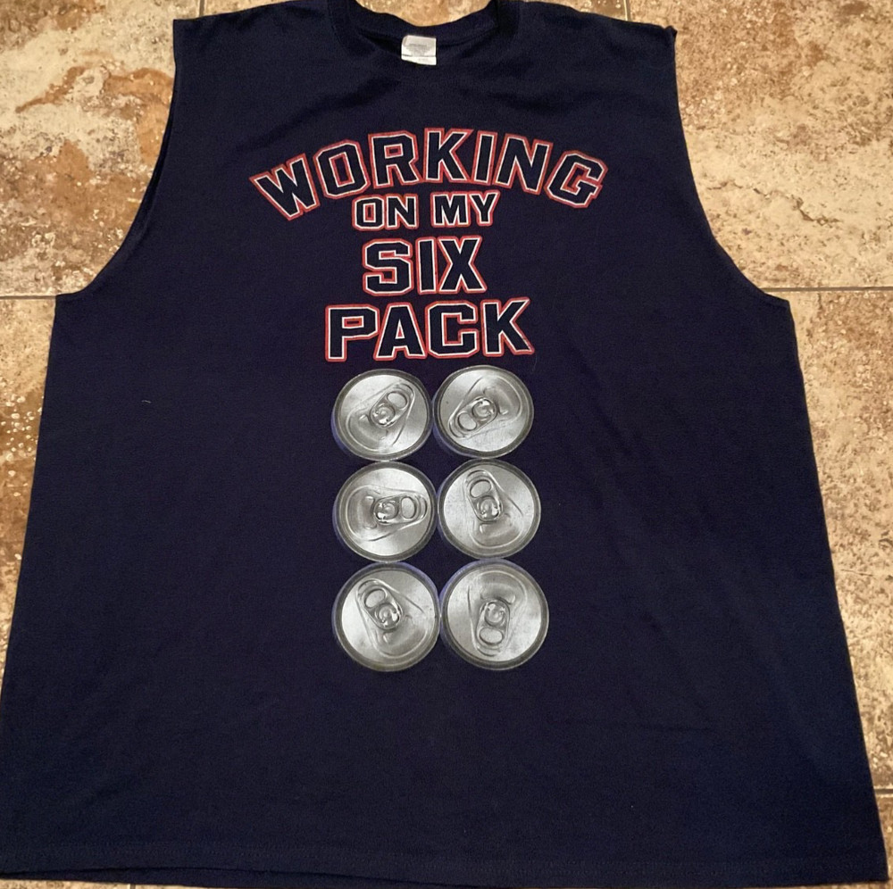 VINTAGE JERZEES MUSCLE GYM TEE WORKING ON MY SIX PACK ( MENS 2XL ) DARK BLUE