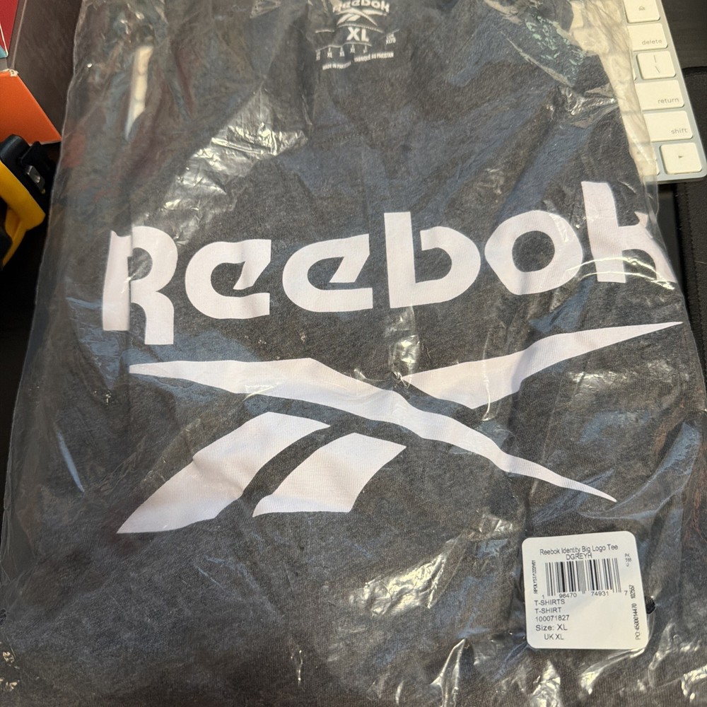 Reebok Identity Big Stacked Logo T-Shirt Size XL