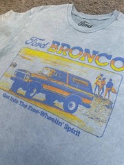 Ford Bronco Free-Wheelin Graphic T-Shirt Medium Blue Acid Wash Vintage Style
