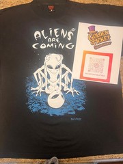 Vintage 1995 Aliens Are Coming Fashion Victim Graphic T Shirt Made In USA XL
