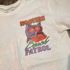 Men’s Hooters Brand T-shirts Size Small One White One Tan Brand New