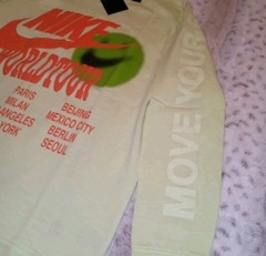 DA0629-383 Mens Nike Sportswear World Tour Long Sleeve Shirt Size Large NWT