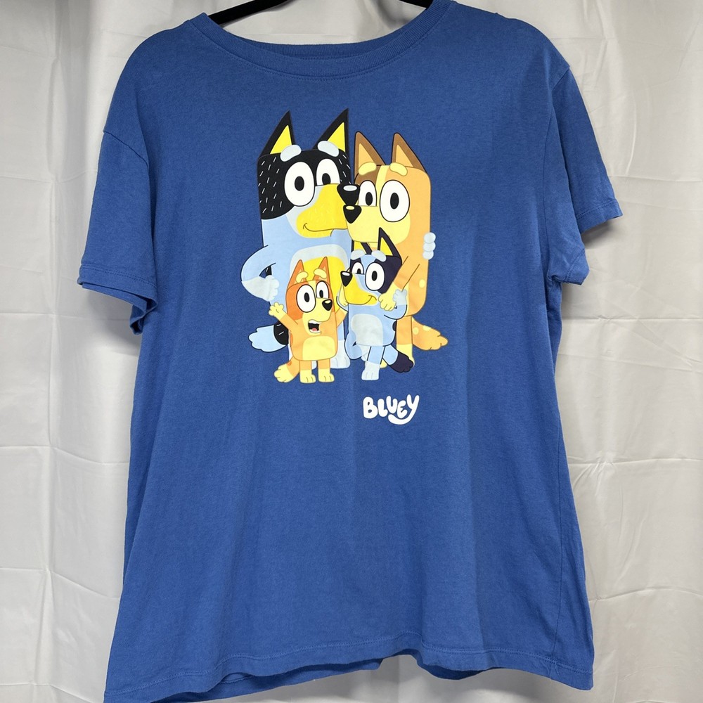 Mens T-Shirt Sz Medium. Bluey & Bingo