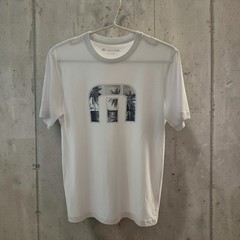 Brand New with tags- Travis Mathew White T-shirt with logo- Size Mens Small