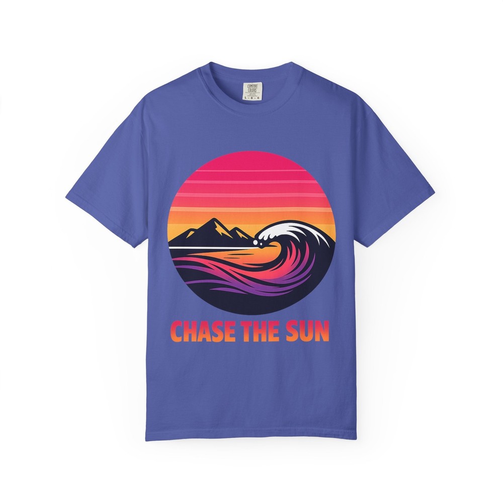 Chase The Sun wave sunset T-Shirt | Surf mountain design