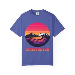 Chase The Sun wave sunset T-Shirt | Surf mountain design