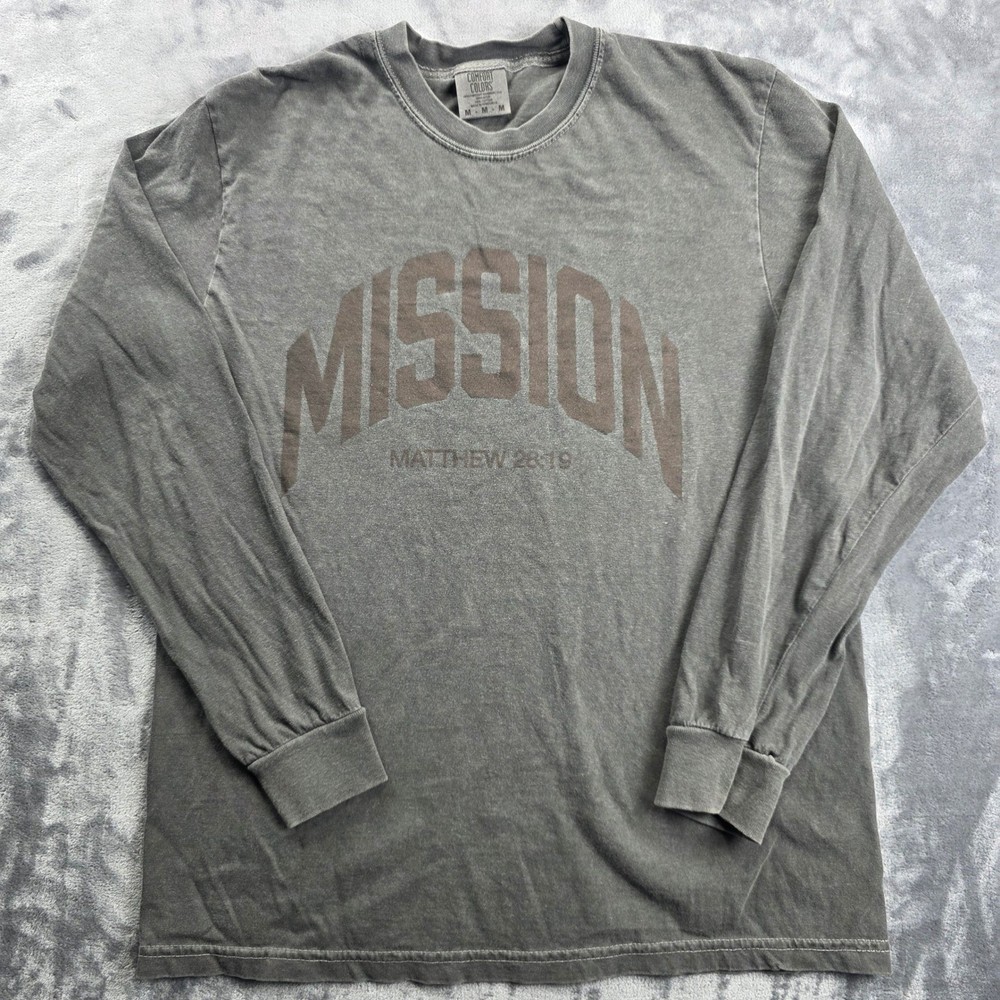 Comfort Colors Graphic Shirt Mens Medium Grey Mission Matthew 28:19 Long Sleeve