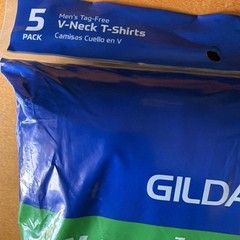 Gildan Men’s Size Small Tag-Free V-Neck T-Shirts. 5-Pack. Multicolor. NWT.