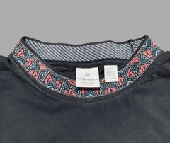 Men’s Vintage “Quiksilver x Apres Surf” Patterned Mock Neck T-Shirt