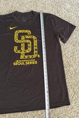 The Nike Tee Men’s Short Sleeve T-Shirt MLB WORLD TOUR Size L