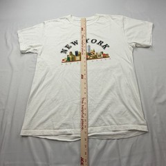 Fruit of the Loom T-Shirt Mens Large White New York Twin Towers Skyline Graphic