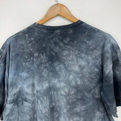 The Mountain T-Shirt Men’s Size XL Gray All Over Print Skull Crew Neck