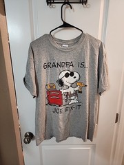 Peanuts Snoopy T-Shirt Size L Large Grandpa Is Joe Fix-It Tool Guy Gildan Y2K