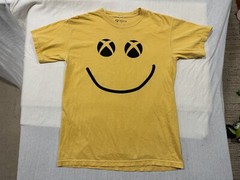 Xbox Smiley Face “Xbox Makes Me Happy” Chinatown Market T-Shirt – Size M Yellow