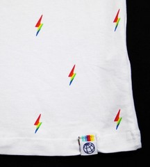 Free Planet Mens Pullover T Shirt L Short Sleeve Tee Crew Neck Pride White Multi