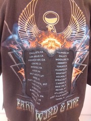 Lee Earth Wind And Fire Brown 2 Sided Graphic SS T Shirt Size M – New. (B3)