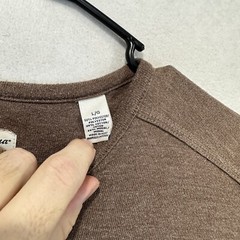 Tommy Bahama V Neck Shirt Medium Brown Long Sleeve Mens Poly Cotton Blend