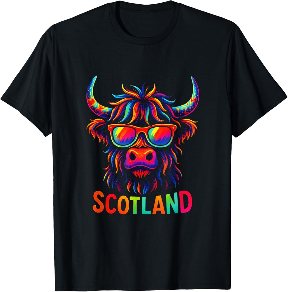 Scotland – Highland Cow Travel Art T-Shirt