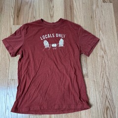 G.H. Bass & Co Mens Locals Only “Wilton Maine” T Shirt Size Large Orange/Red