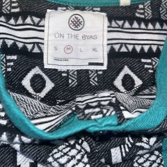 On The Byas Men’s Medium T-Shirt 1/4 Button Down Tropical Geometric Black White