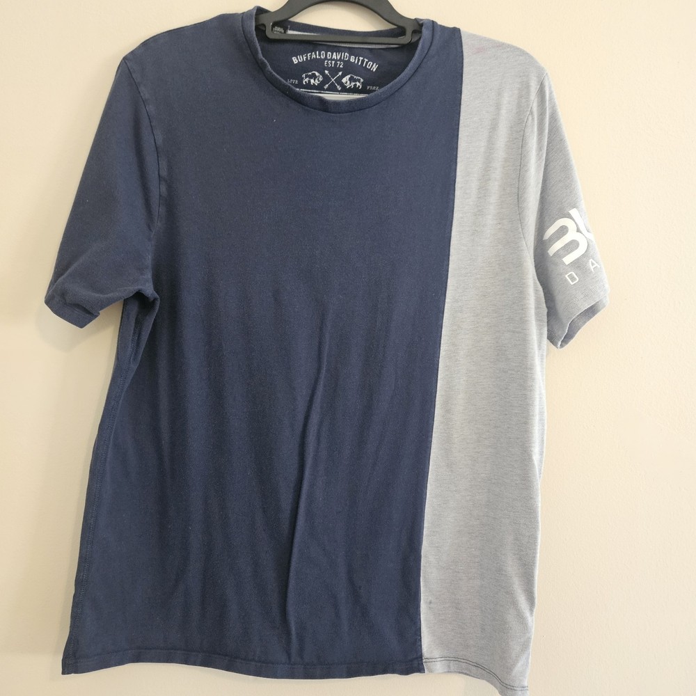 Buffalo By: David Bitton Men’s Large Tshirt Logo On Left Sleeve