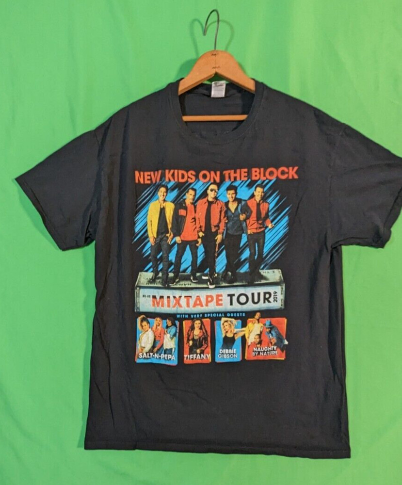 New Kids On The Block Mixtape Tour Fruit of the Loom Shirt Mens Large Black