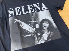 SELENA Quintanilla Black Graphics T-Shirt – Unisex size S