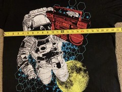 Space astronaut w/ boombox hiphop moon graphic Shirt XL Alab Clothing Big Print