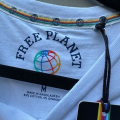 Free Planet Mens White Rainbow Heart Pride T-Shirt Love Is Love Crew Neck M NEW