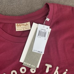 AGTAWH Mens T-Shirt Large 100% Cotton Floral Peace Sign Embroidered Burgundy Red