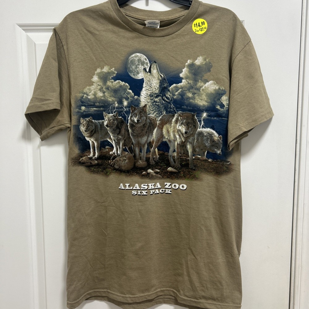 Tan Alaska Zoo Six Pack T-shirt. Size Medium Men’s. Wolf Graphic